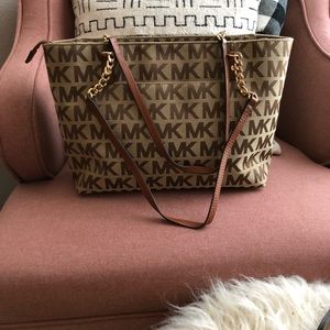 Michael Khors signature logo purse brand new